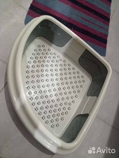 Туалет для кошек угловой