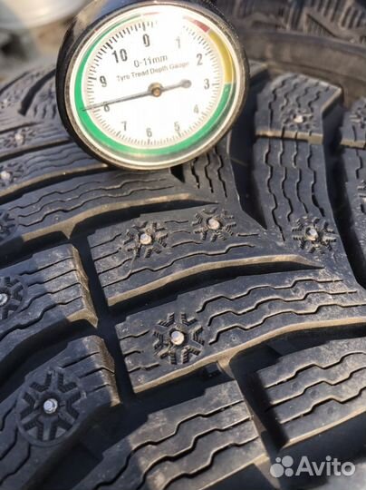 Michelin X-Ice North 4 215/65 R16