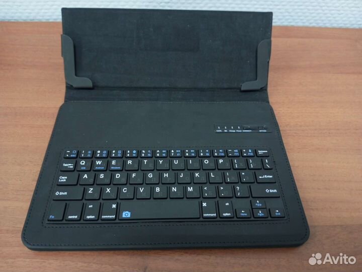 Планшет Samsung Galaxy Tab A SM-T510 с клавиатурой