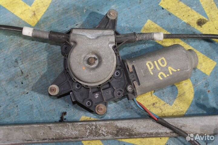 Передний левый стеклоподъемник Nissan Primera P10