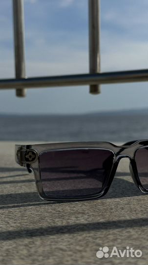 Солнцезащитные очки