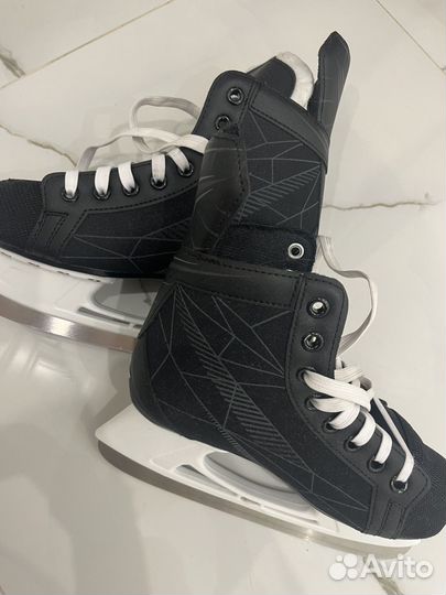 Коньки хоккейные