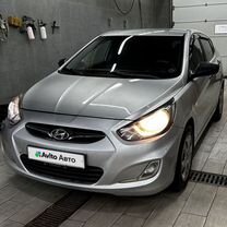 Hyundai Solaris 1.4 AT, 2014, 107 000 км, с пробегом, цена 820 000 руб.