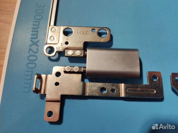 Петли для ноутбука Dell Inspiron 13 7000 P57G