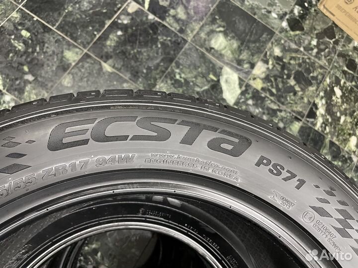 Kumho Ecsta PS71 215/55 R17 94W