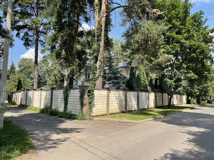 Дом 400 м² на участке 11 сот.