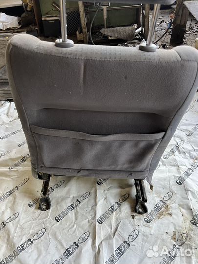 Сиденье пассажирское Nissan Avenir