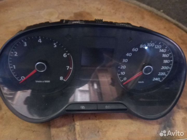 Щиток приборов на volkswagen polo седан