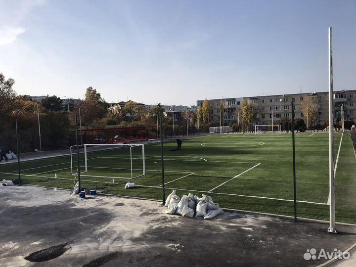 Укладка искусственного газона