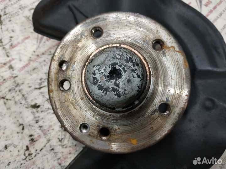 Цапфа передняя правая w210 Mercedes 2wd