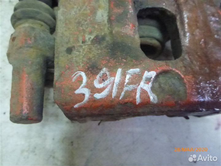 Суппорт задний правый Mitsubishi Outlander CU5W