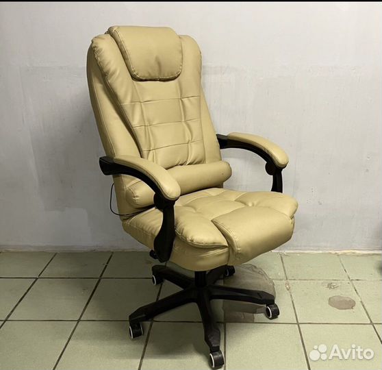 Офисное кресло руководителя