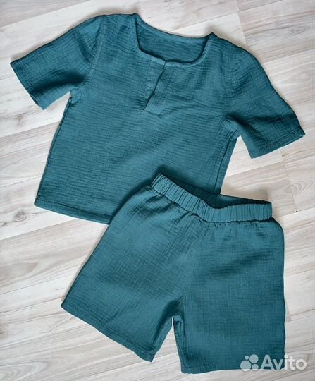 Костюм на мальчика новый муслиновый 98