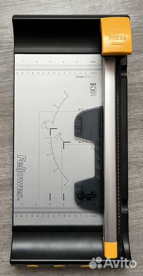 Резак роликовый Fellowes Neutron A4 Plus