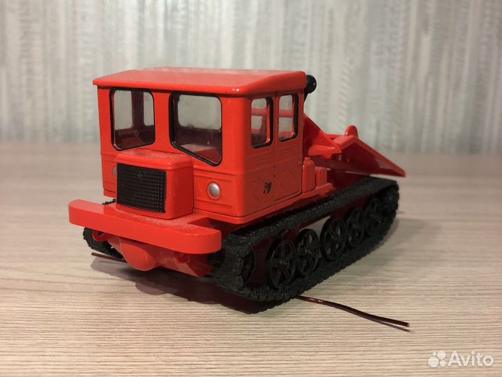 Модель трактора тдт-60 (1:43)