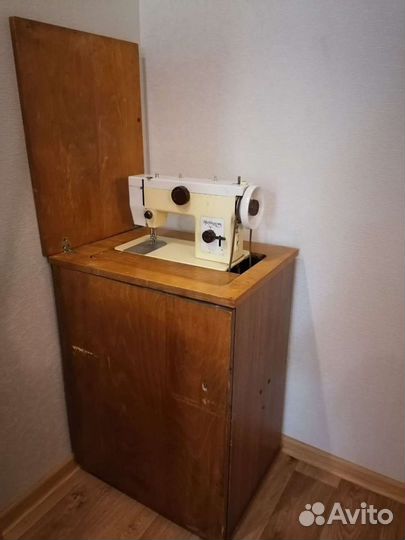 Швейная машина Чайка 134