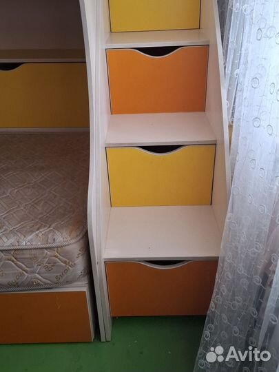 Детская двухярусная кровать бу