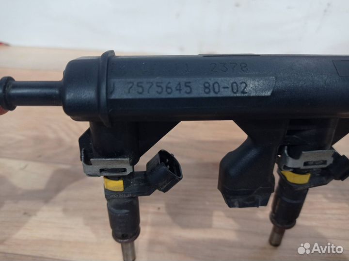 Рейка рампа топливная с форсунками Citroen C4 2 B7