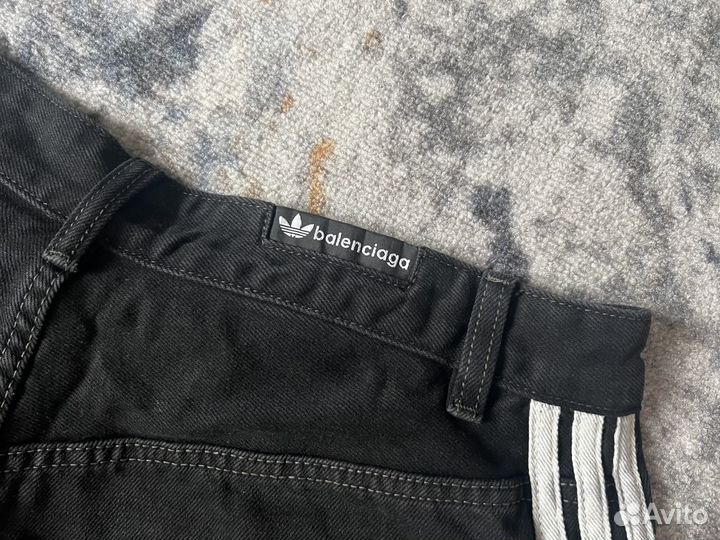 Balenciaga x Adidas 23SS distressed baggy shorts