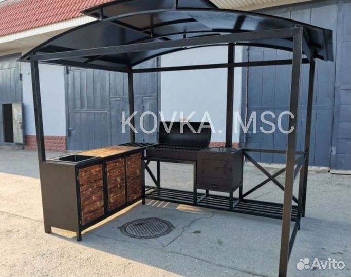 Мангал с крышей