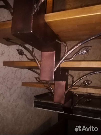 Лестница на металлокаркасе