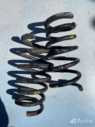 Пружина задняя 31329366