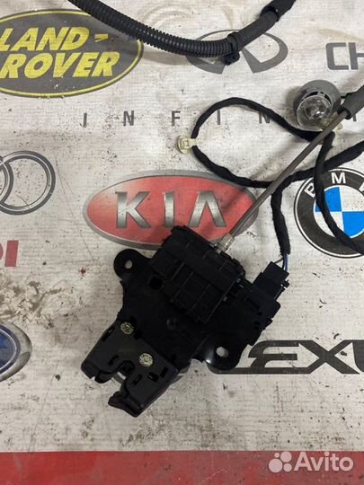 Замок багажника задний Chevrolet Cruze седан F16D4