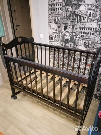 Кроватка для новорожденных