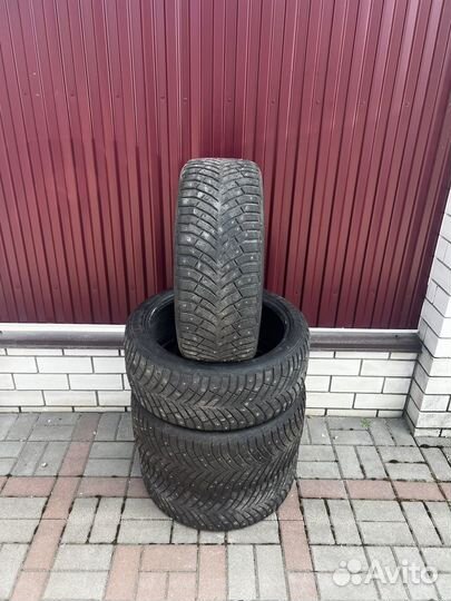 Michelin X-Ice North 4 225/40 R19