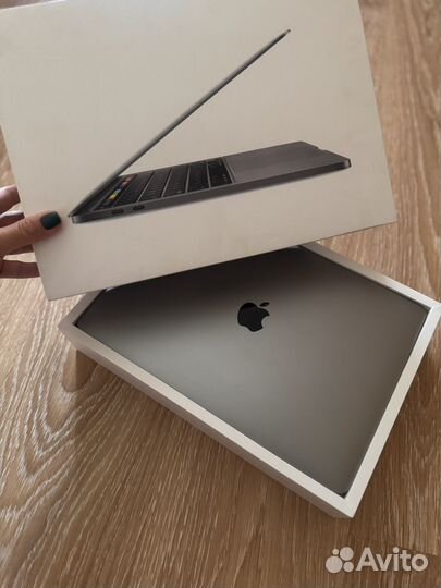 Macbook pro 13 2020 i5 16gb 512