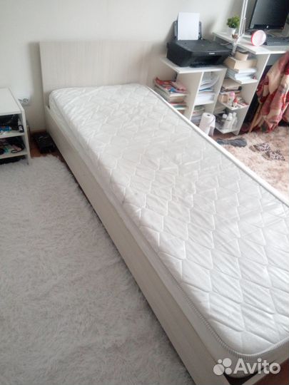Кровать односпальная с матрасом бу