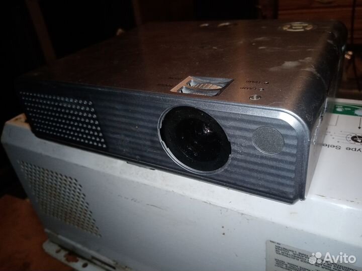 Мультимедиа проектор