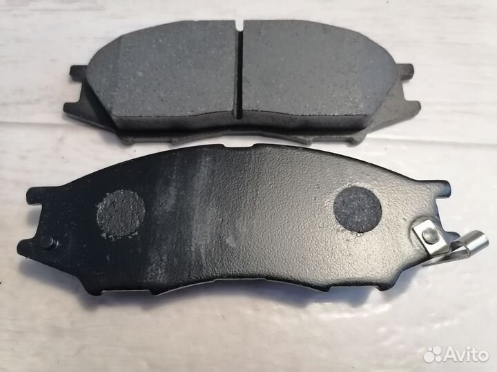 Колодки тормозные передние Nissan Almera/Expert