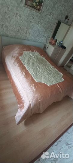 Покрывало на кровать новое