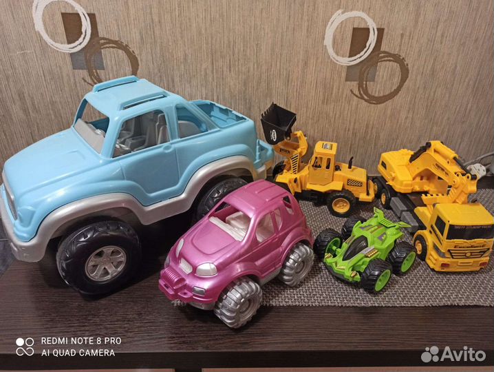 Внедорожник с машинками