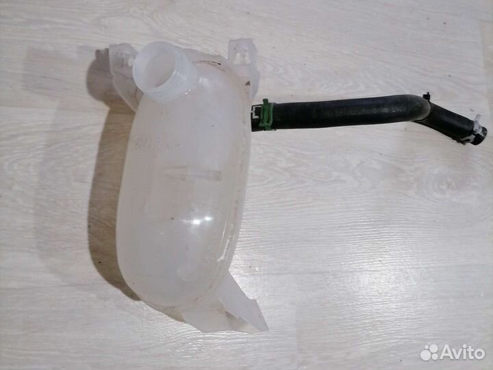 Расширительный бачок Ларгус
