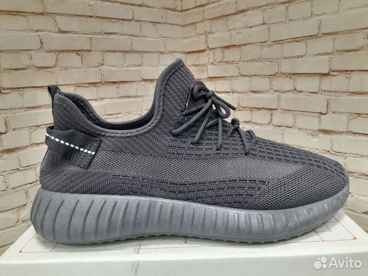 Кроссовки Adidas Yeezy Boost