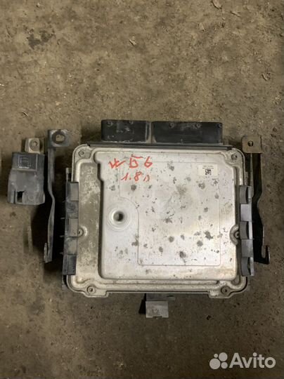 Блок управления двиготелем пассат Б6-1.8-2008