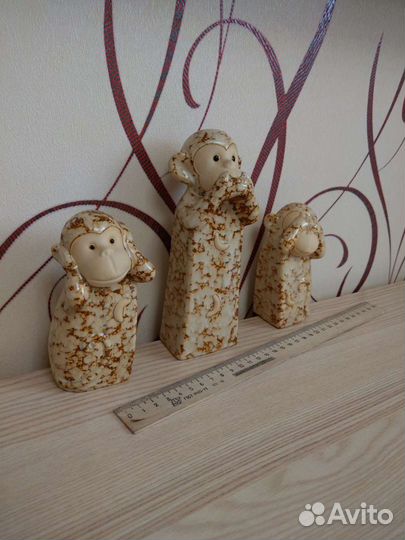 Фарфоровые фигурки трёх обезьянок (не вижу, не слы
