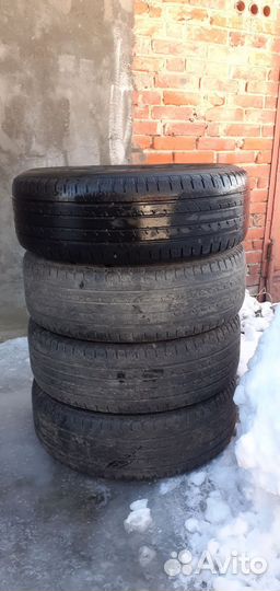 Goodyear EfficientGrip 225/70 R16 103H