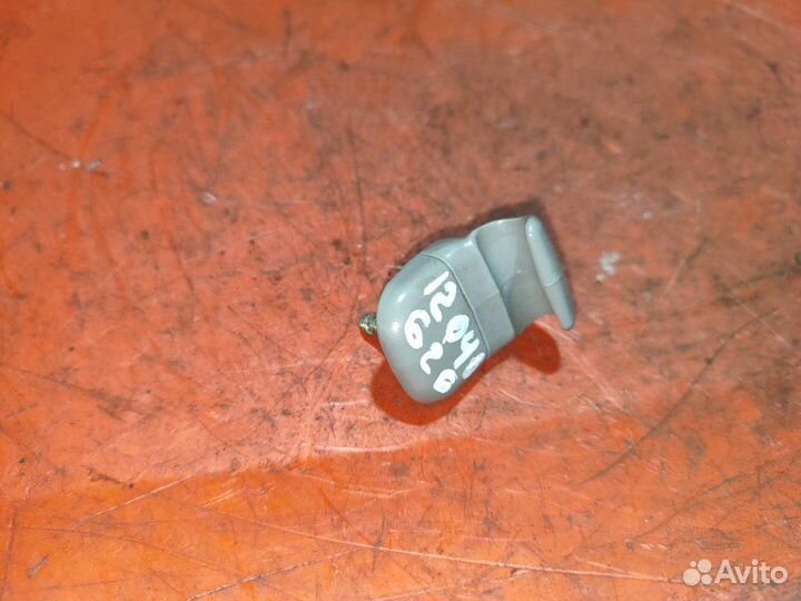 Крючок козырька Mazda 626 Ge лифтбек 2.0 1993