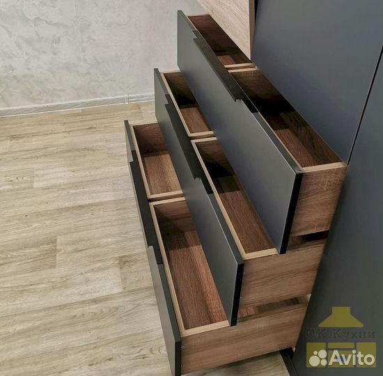 Дверный шкаф