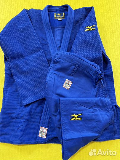 Кимоно для дзюдо Mizuno плотность 750гр