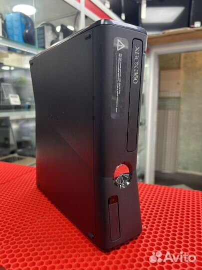 Игровая приставка Xbox 360 S прошитый FreeBoot