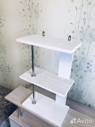 Настенная полочка