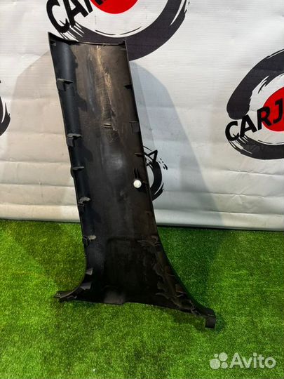 Обшивка стойки кузова правая Suzuki Swift ZC32S