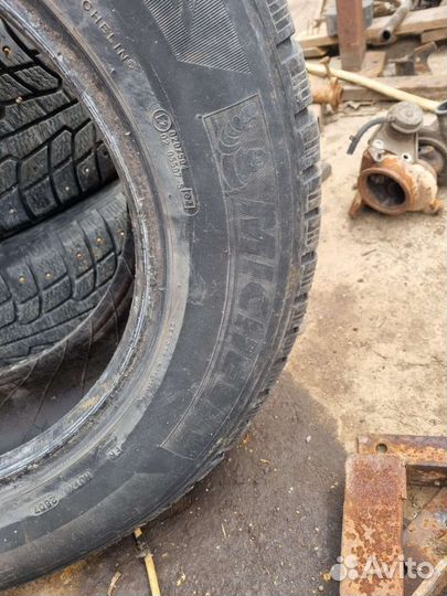 Michelin X-Ice 225/70 R16 21F