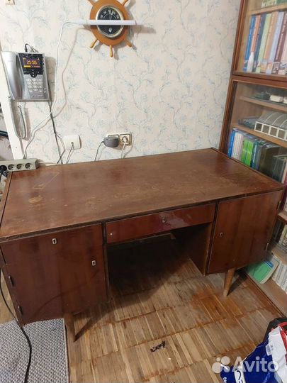 Антикварный стол из ГДР