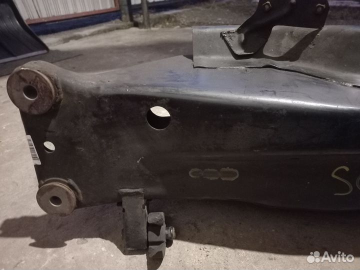 Задняя балка на Субаро Форестер