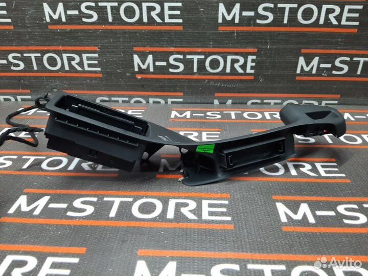 Ручка двери внутренняя задняя левая Audi A8 4E/D3